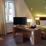 Отель Hotel-restaurant Pfaelzer Hof