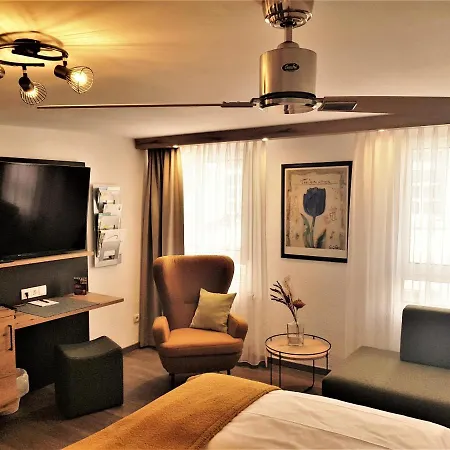Szálloda Hotel-restaurant Pfaelzer Hof Edenkoben
