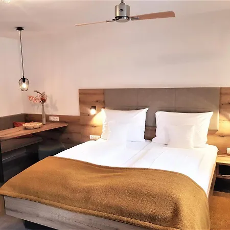 Szálloda Hotel-restaurant Pfaelzer Hof Edenkoben