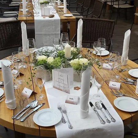 酒店 普法尔茨餐厅酒店