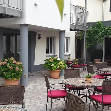 Hotel-restaurant Pfaelzer Hof 호텔