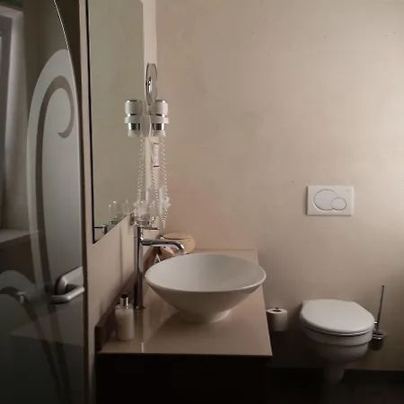 Hotel-restaurant Pfaelzer Hof 호텔