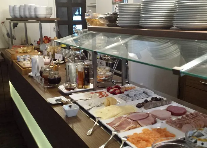 Hotel-restaurant Pfaelzer Hof Otel